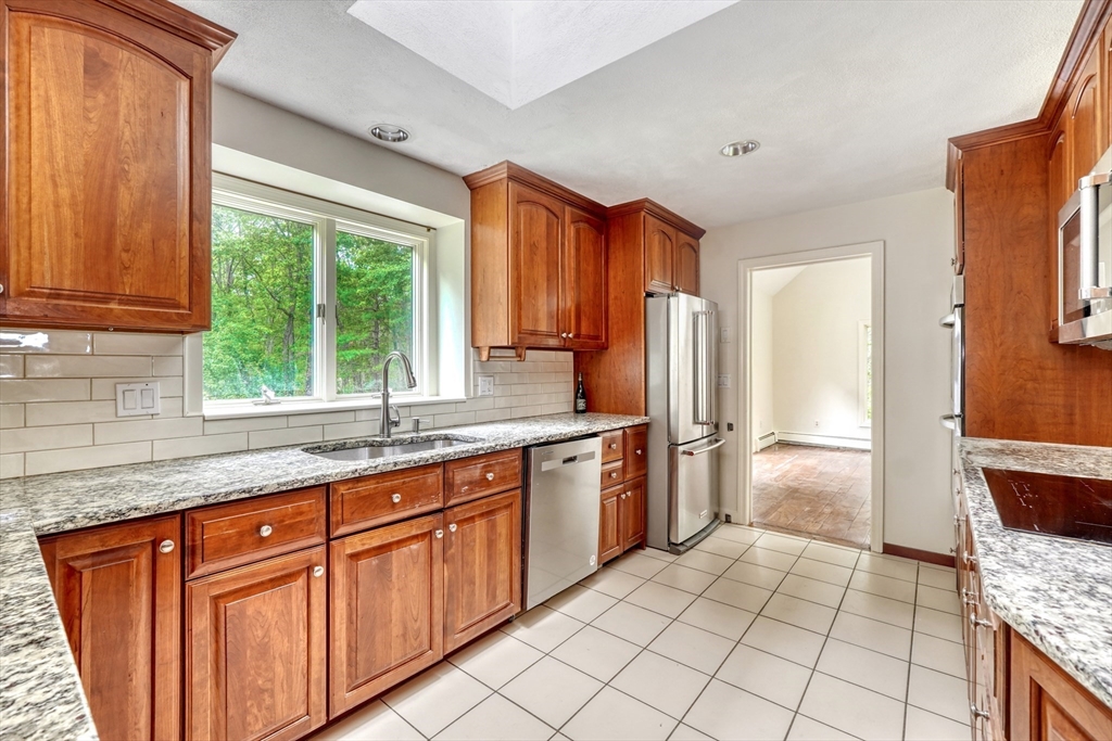 15 Goose Pond Rd, Lincoln