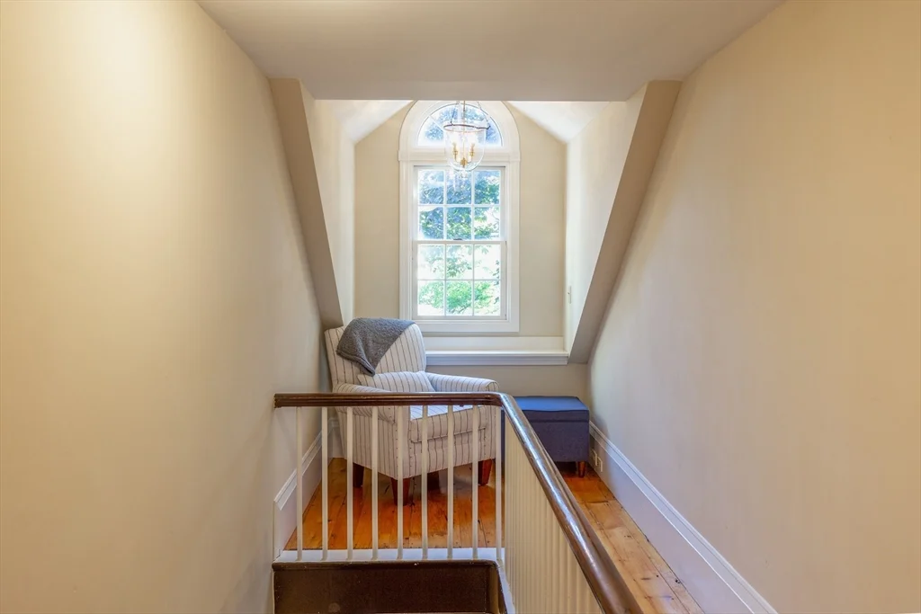 44 Russell St, Downtown