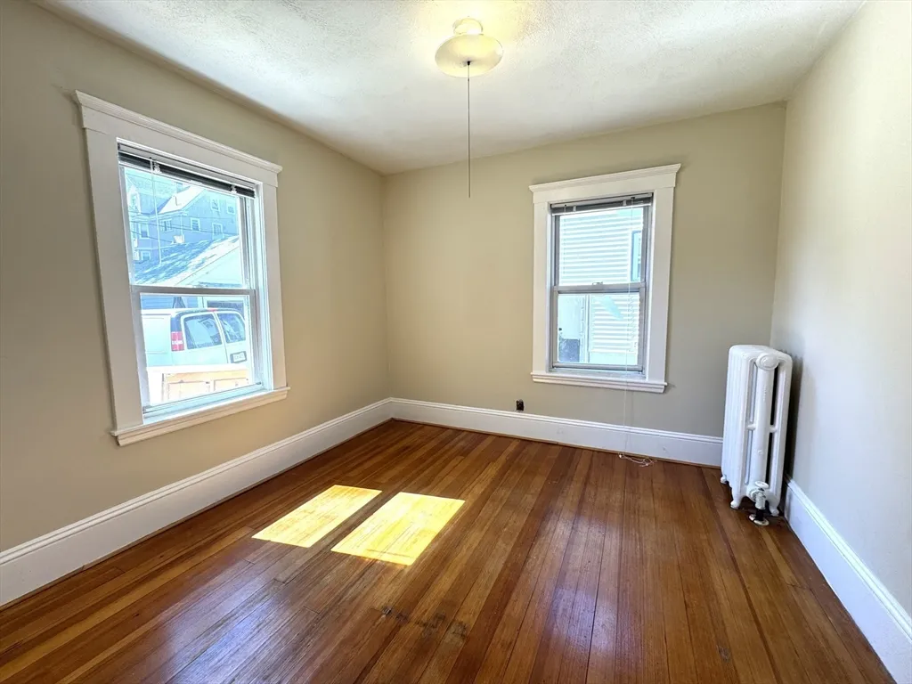 20 Hunnewell Ave, Oak Square