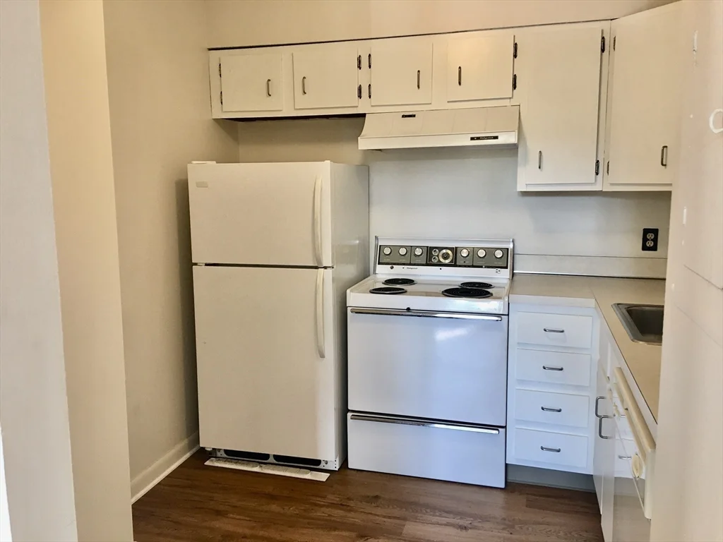 1006 Paradise Rd, Swampscott