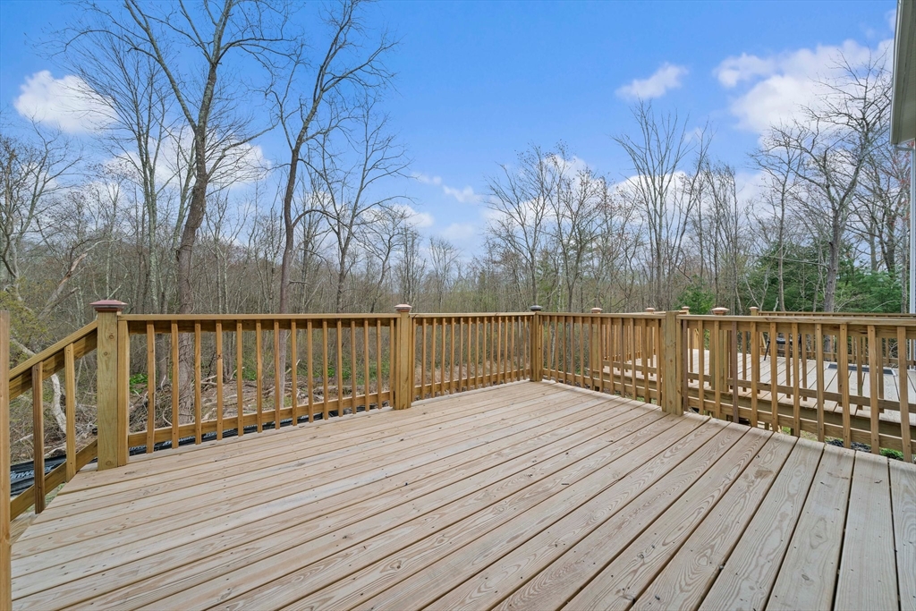 13 Broadway, Raynham Center