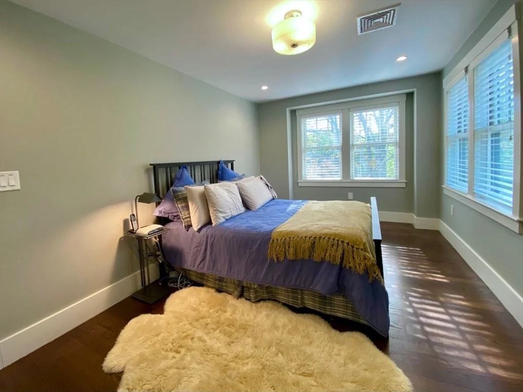49 Cottage St, Newton Upper Falls