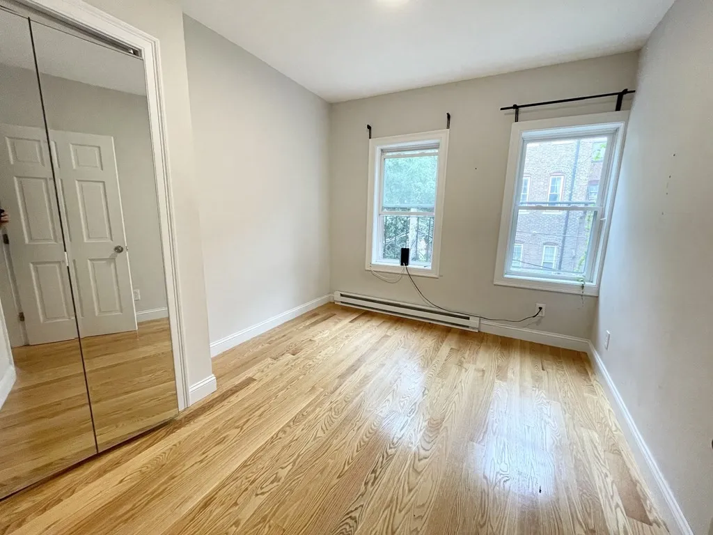 7 Warwick St, Mission Hill