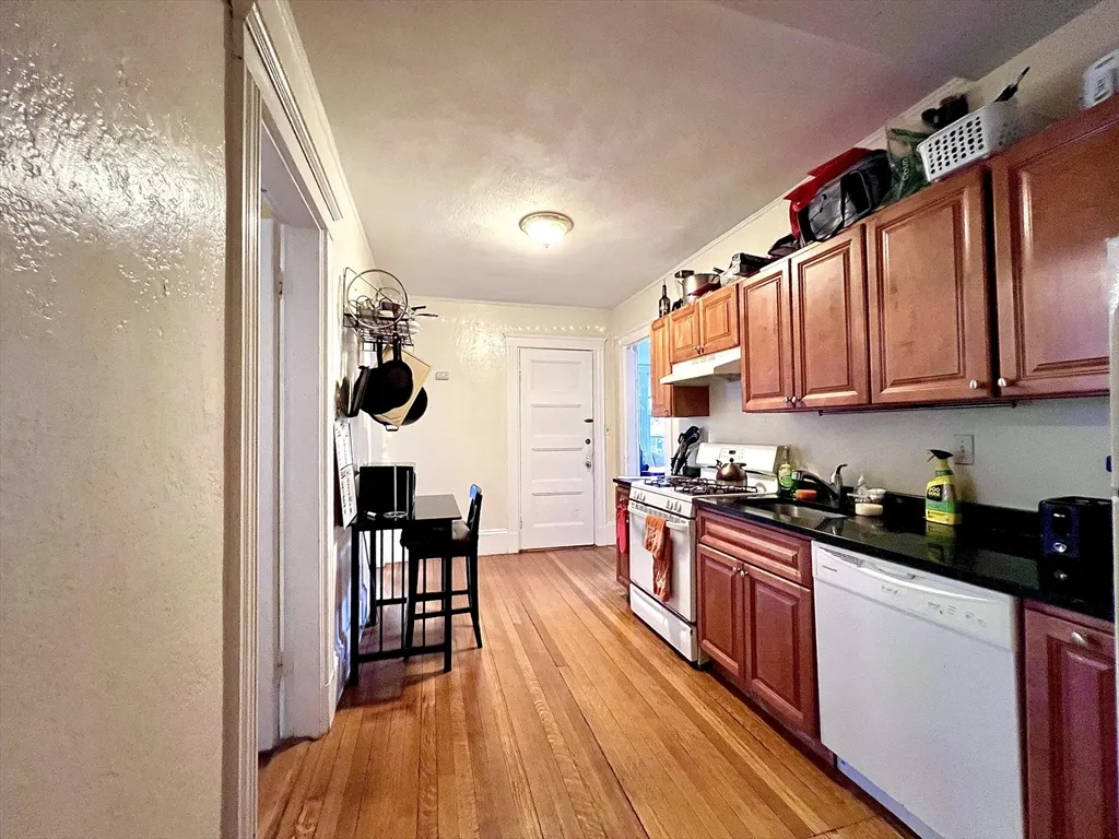 148 Strathmore Rd, Brighton