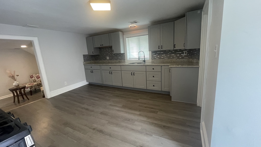 824 Dighton Ave, Taunton