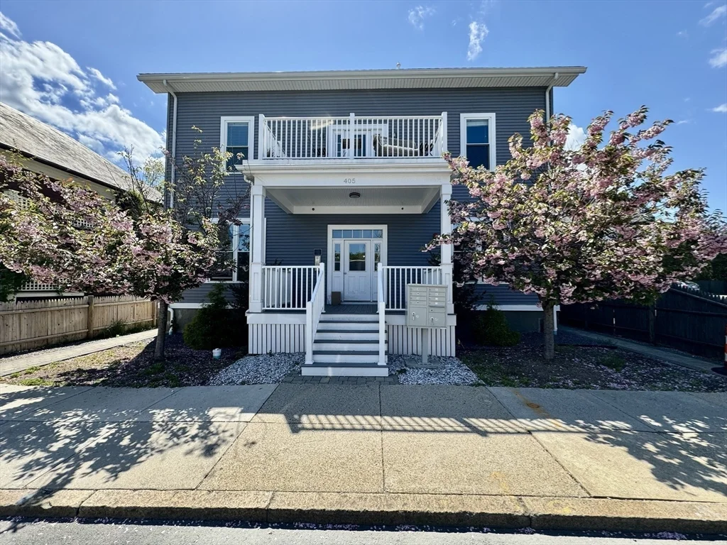 405 S Huntington Ave, Jamaica Plain
