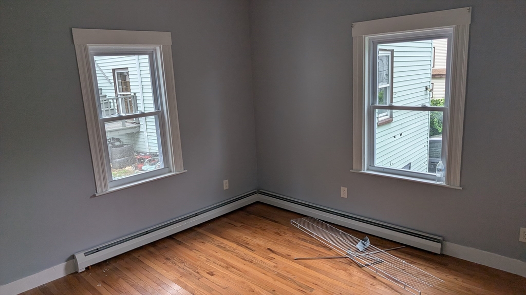 80 Linfield St, Holbrook