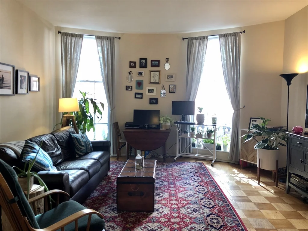 27 Bowdoin St, Beacon Hill