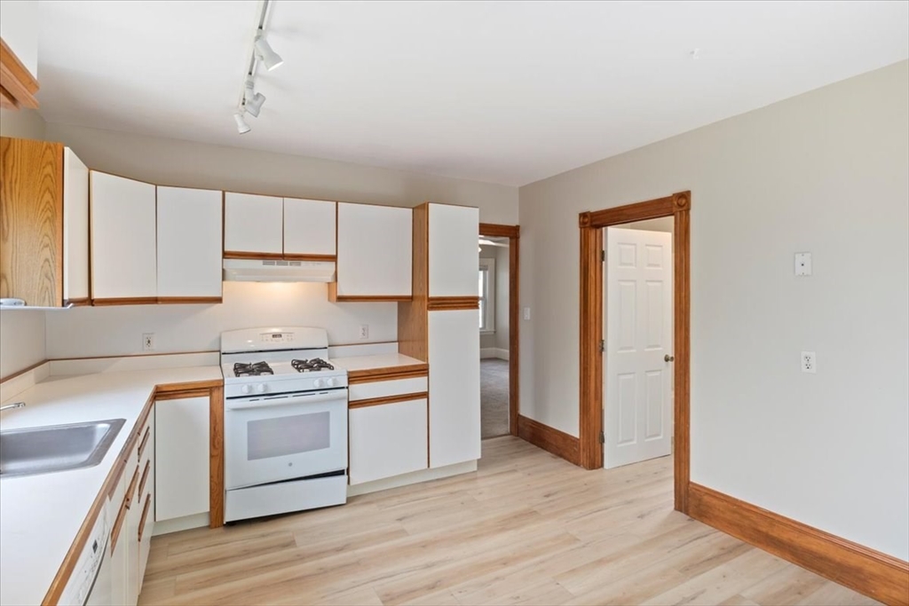 40 Whitehall St, East Dedham