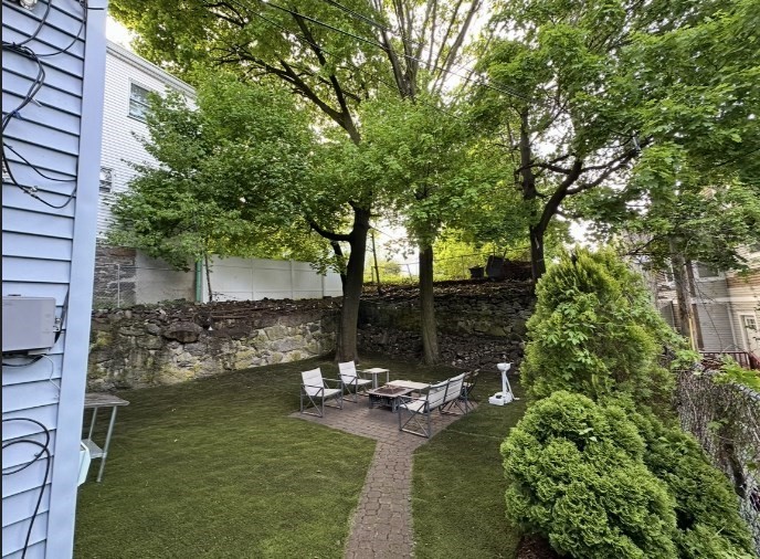 18 Gaston St, Roxbury