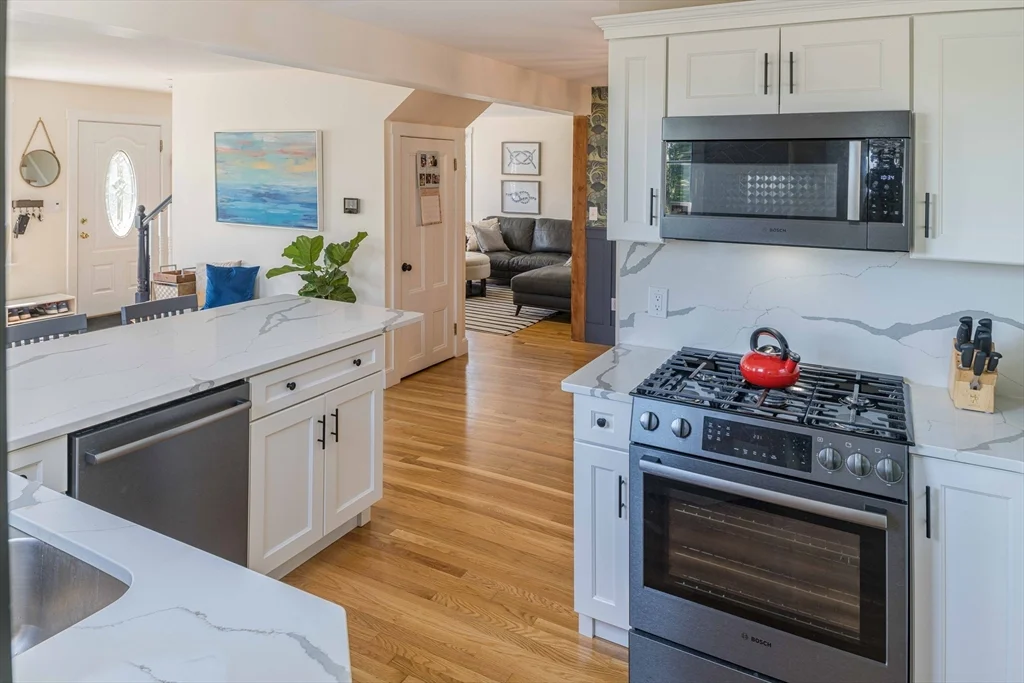 11 Gingerbread Hill, Marblehead