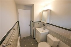 18 Essex St, North Quincy