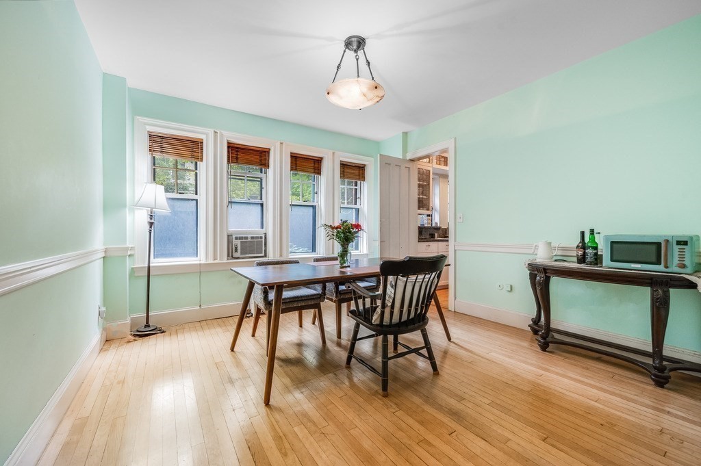 993 Memorial Dr, Harvard Square