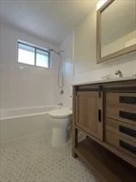 11 Woodcrest Ct, Weymouth