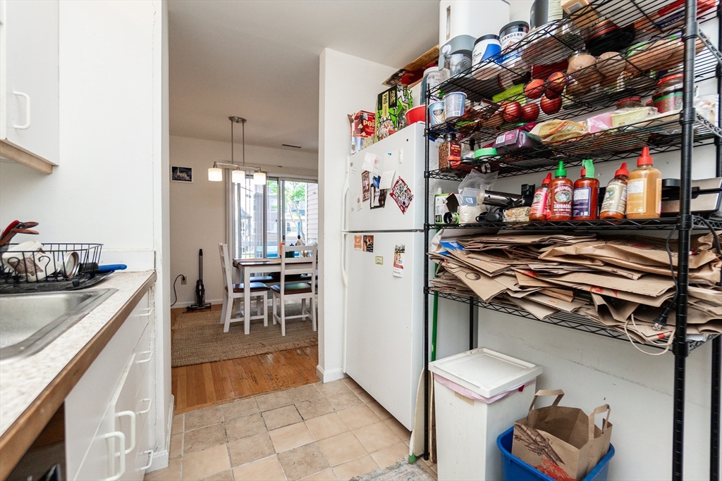 31 Henry St, Cambridgeport