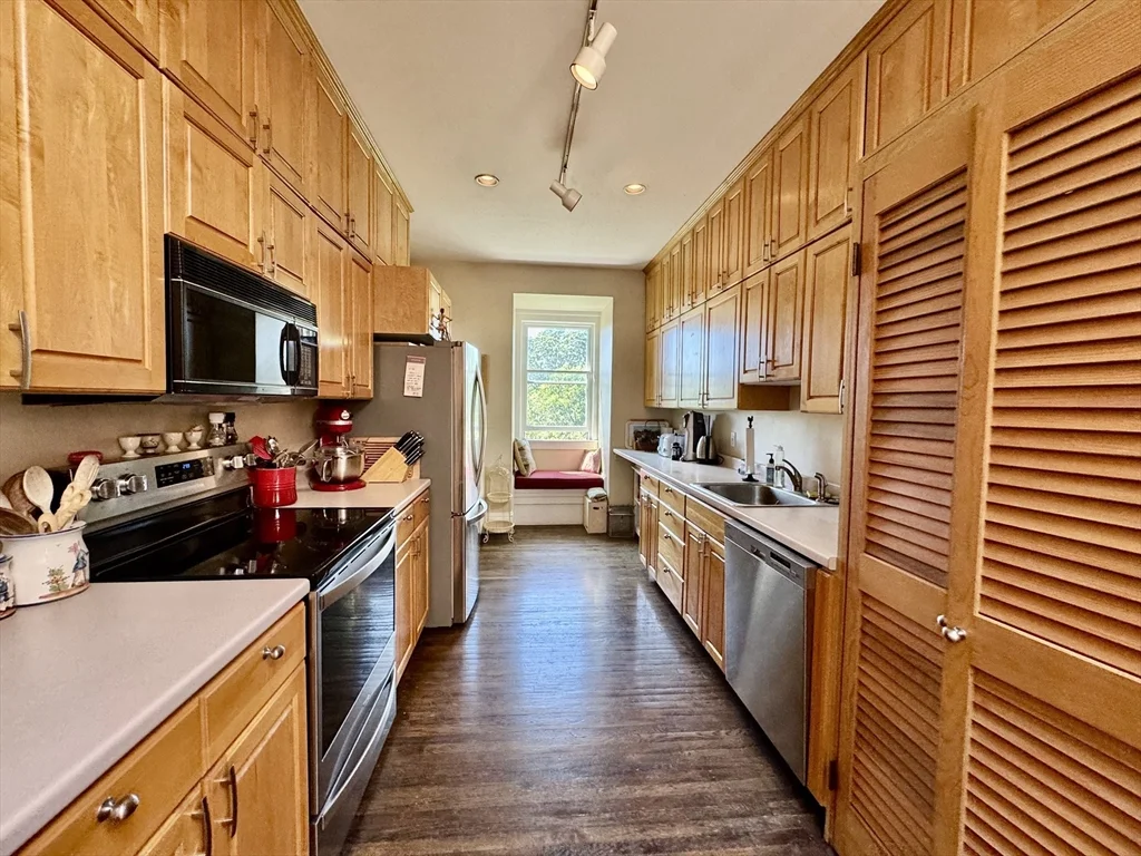 4 Monument Sq, Charlestown