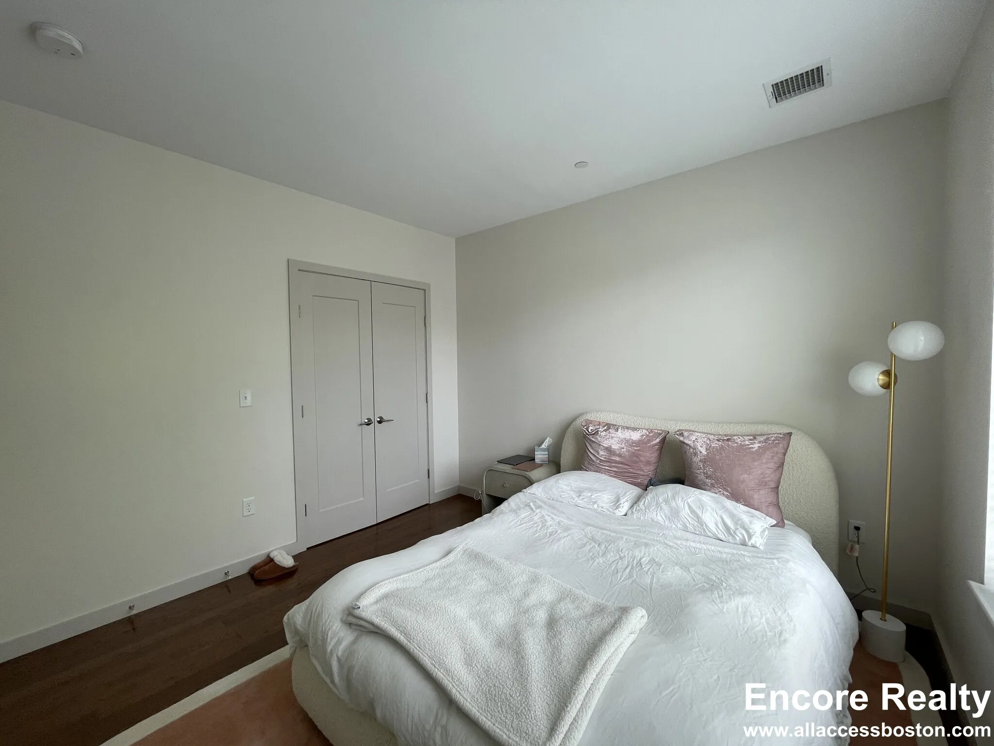 455 Harvard St, North Brookline