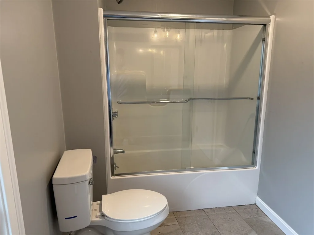 10 Leyden St, Plymouth