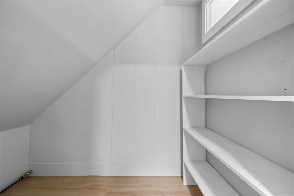 48 Hamilton Ave, Lynn