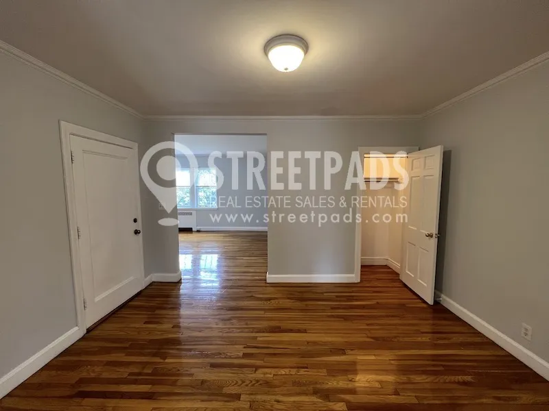 1163 Beacon St, Longwood