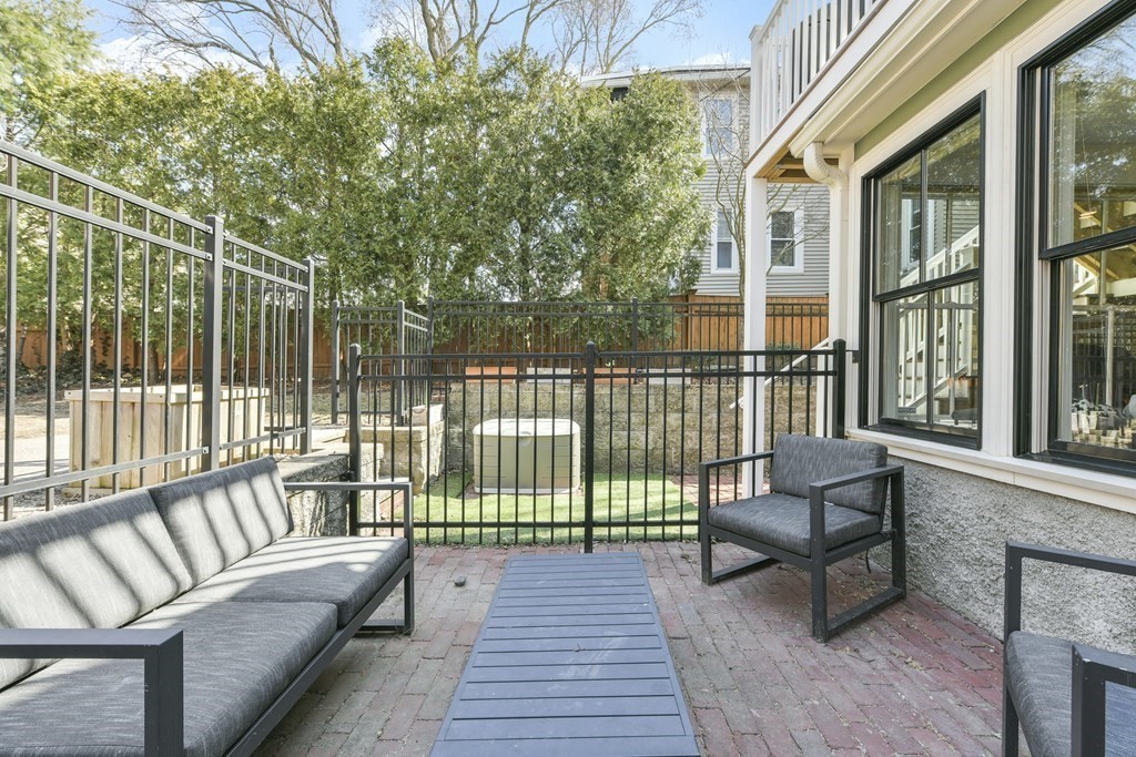 408R Putnam Ave, Cambridgeport