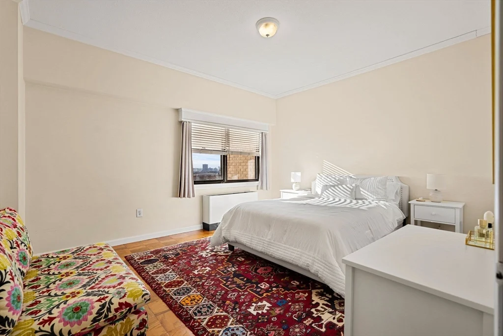 2 Hawthorne, West End