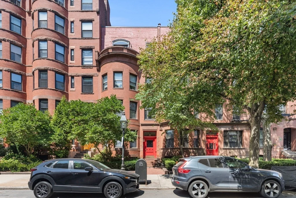 403 Marlborough St, Back Bay