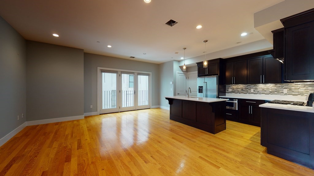 41 W 2nd St, South Boston