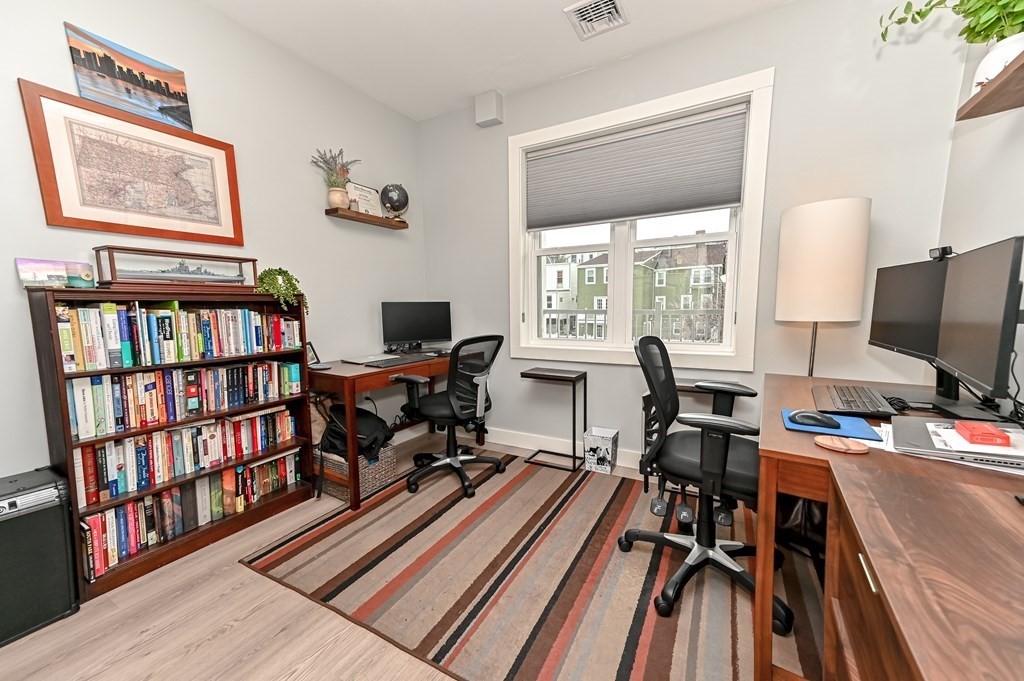 85 Everett St, East Boston