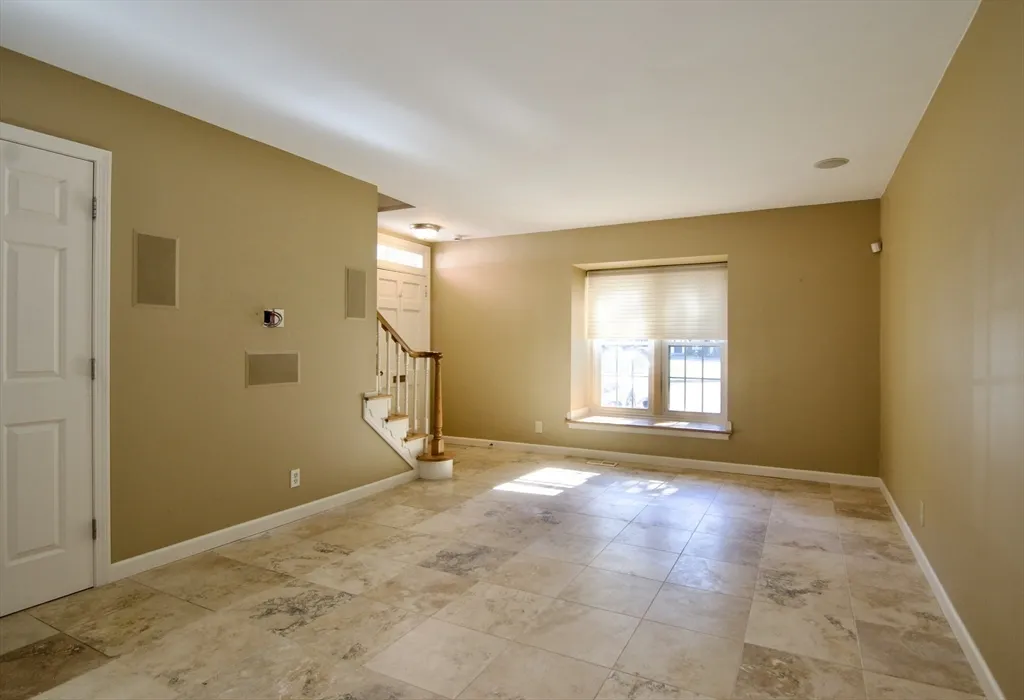 20 Smithfield Ct, Forest Park