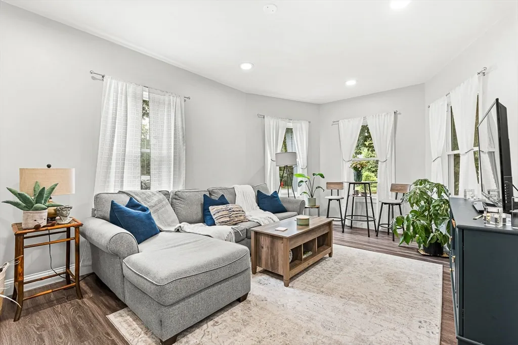 29 Harvard St, Winchester