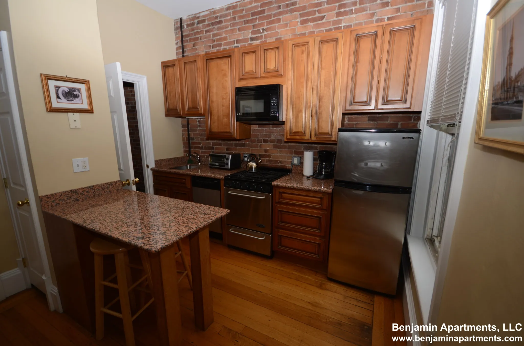 48 Hereford St, Back Bay