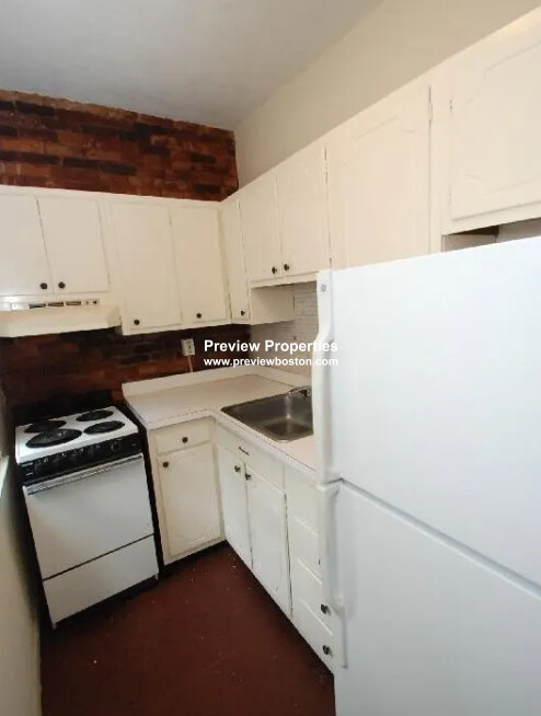 66 South Huntington Ave, Jamaica Plain