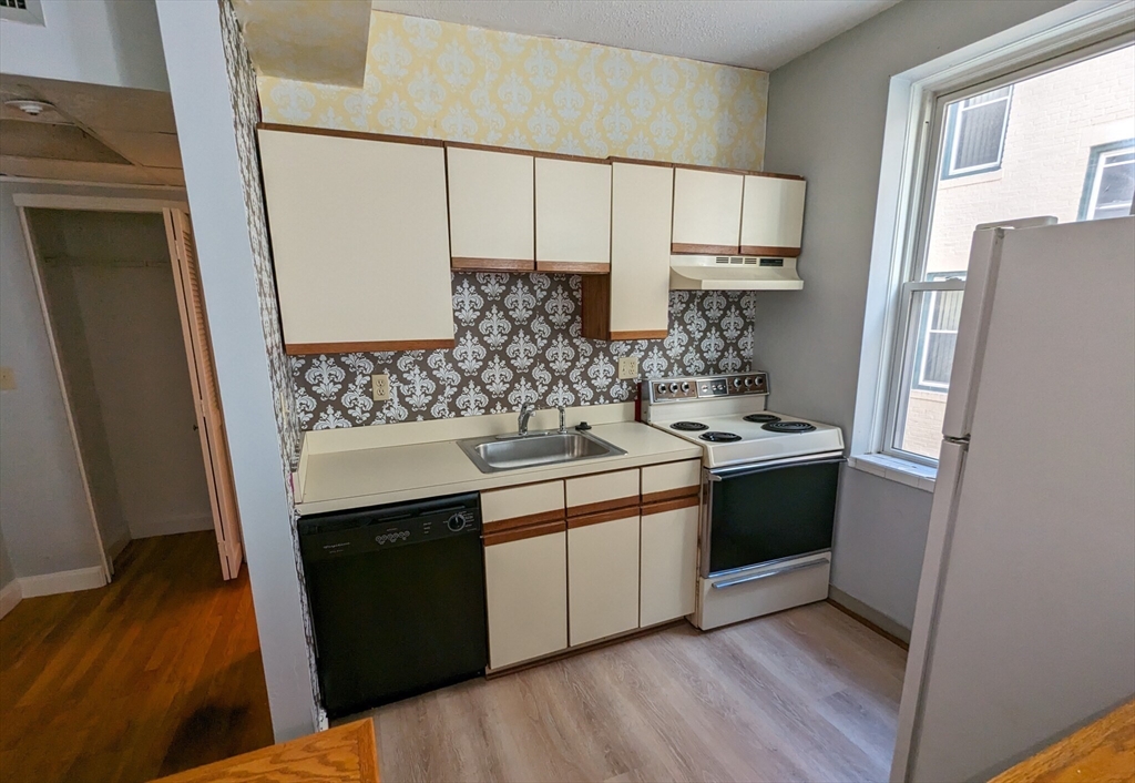 1415 Commonwealth Ave, Brighton