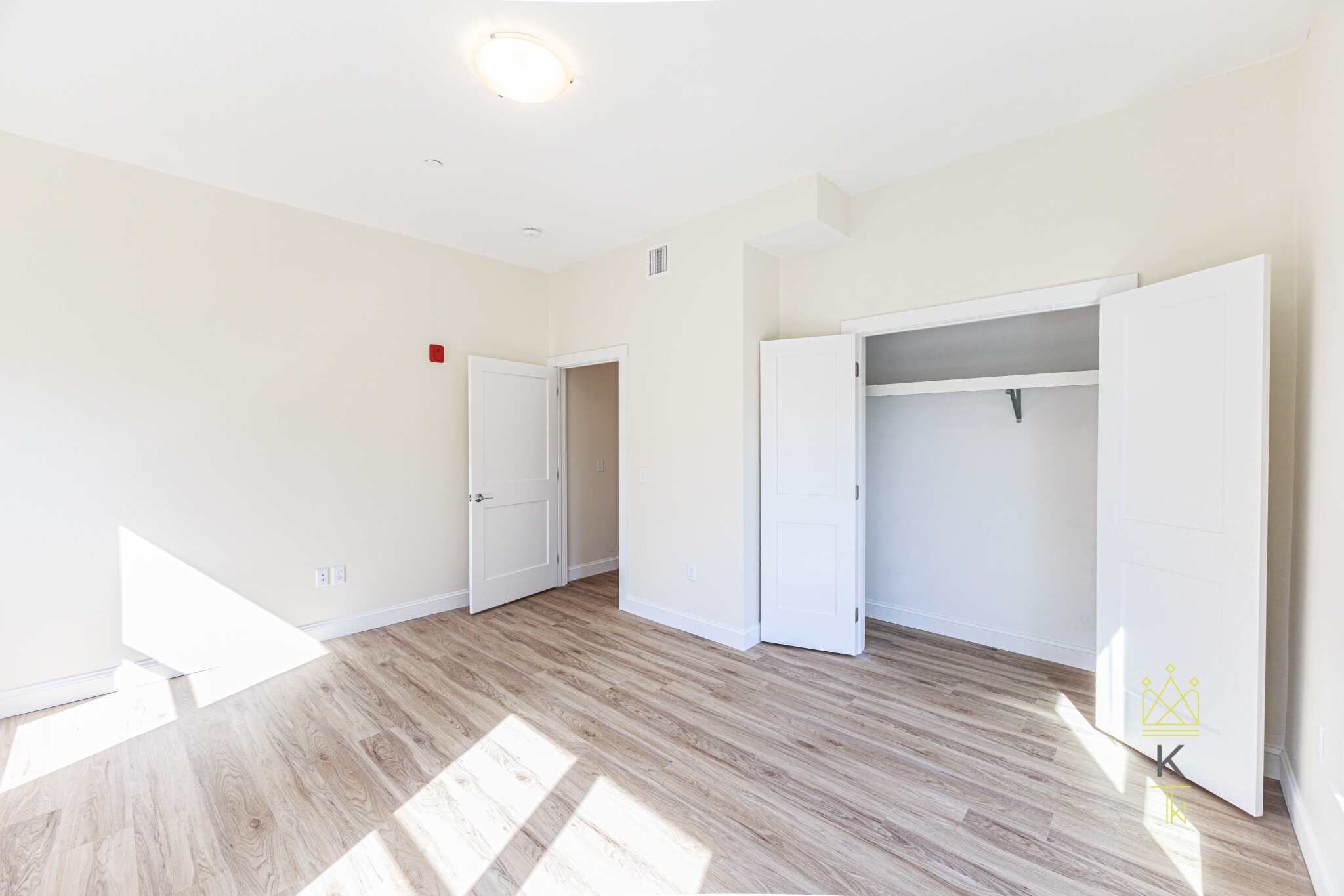 460 Washington St, Brighton