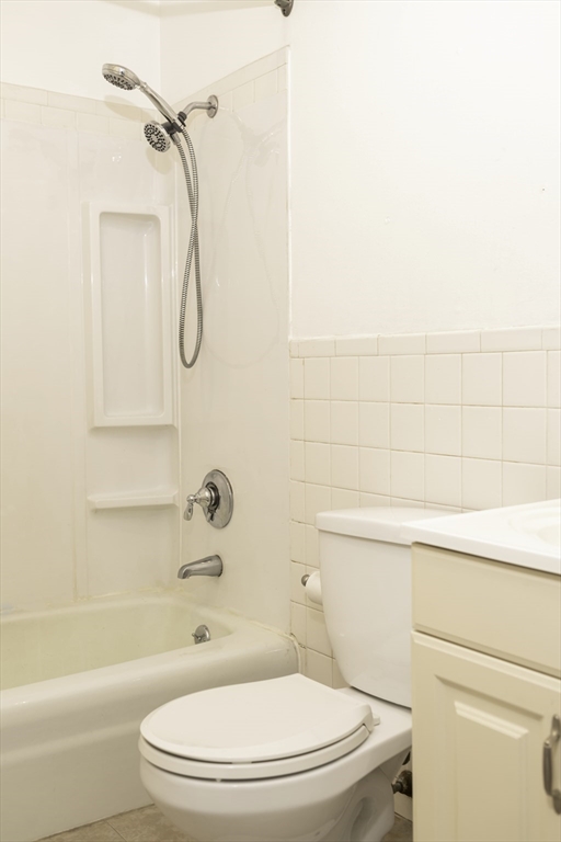 7 Chapel Hill Dr, Plymouth