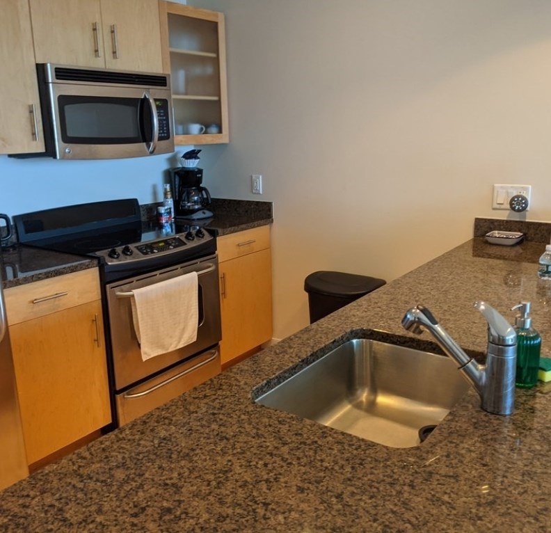 175 Blossom St, West End