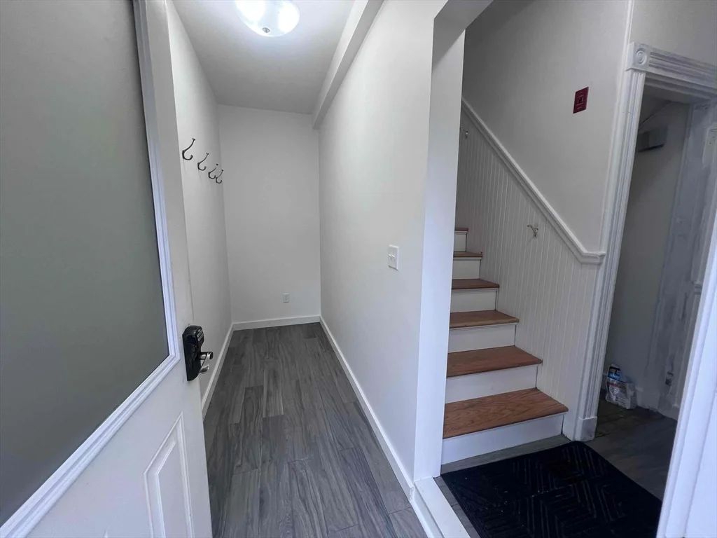 61 Wollaston Ave, Arlington