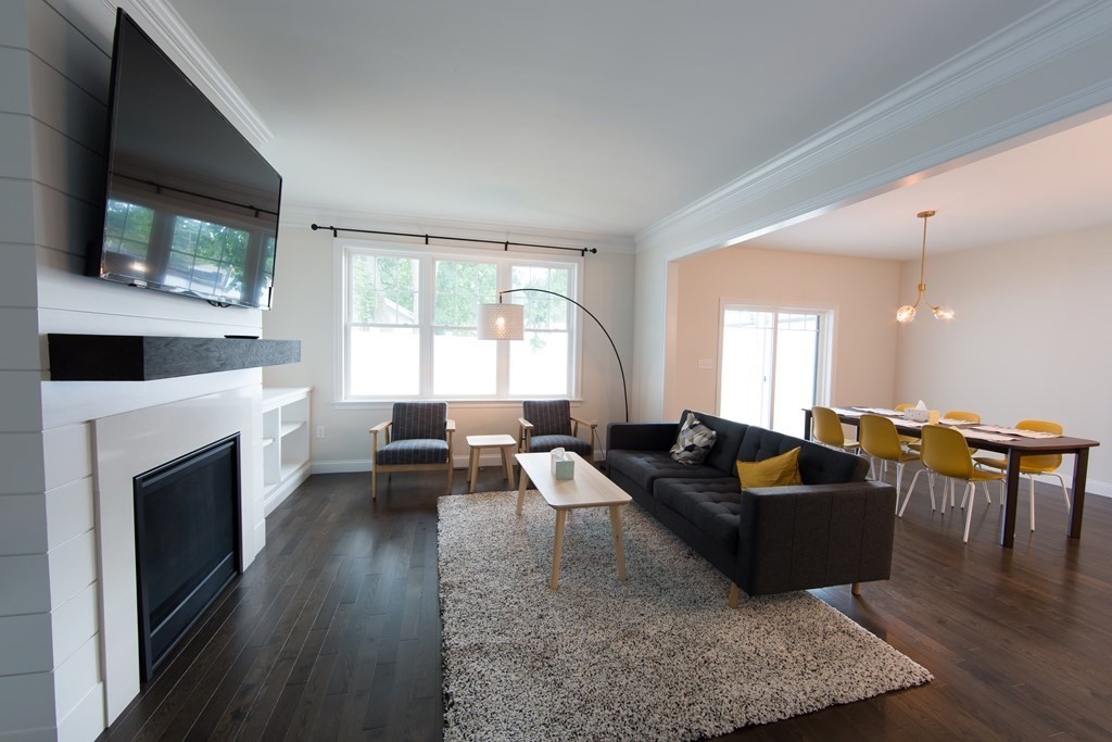 99 Oakdale Ave, Oakdale