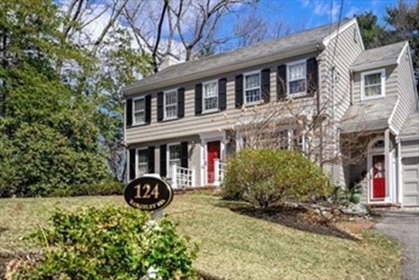 124 Rangeley Rd, Chestnut Hill