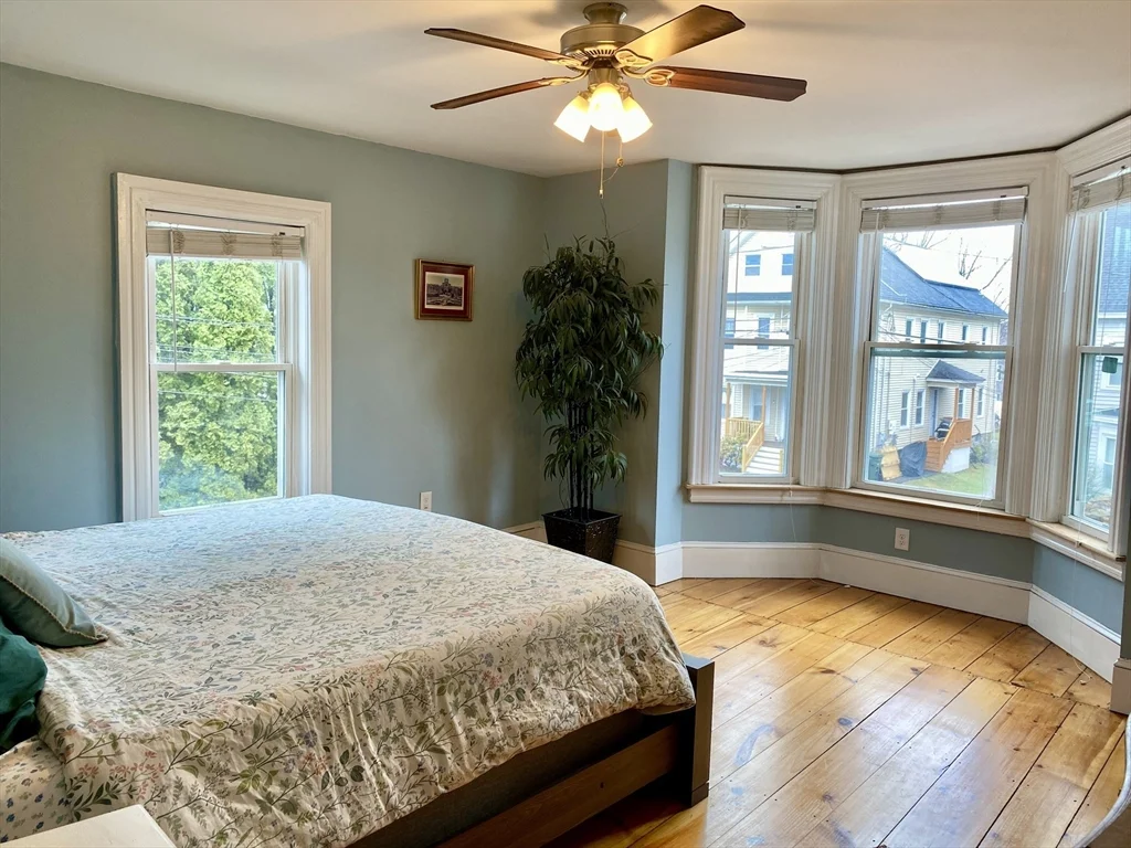 30 Maple Ave, North Andover