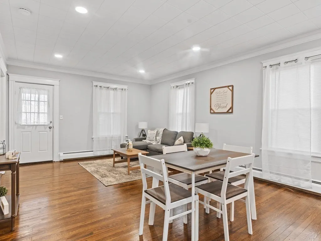 735 Washington St, Attleboro