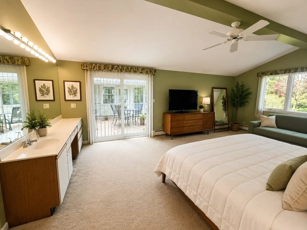 15 Leonard Rd, Framingham