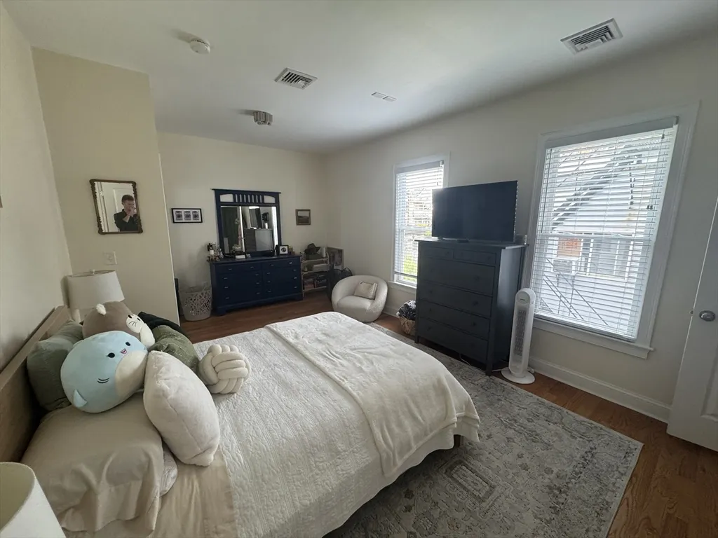 238 Saratoga St, East Boston