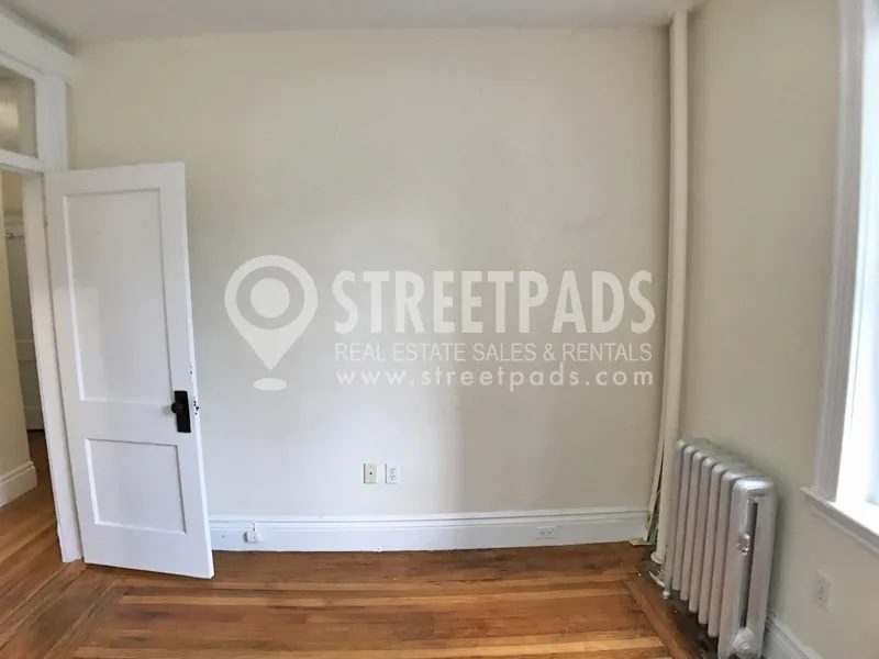 27 Park Dr, Fenway