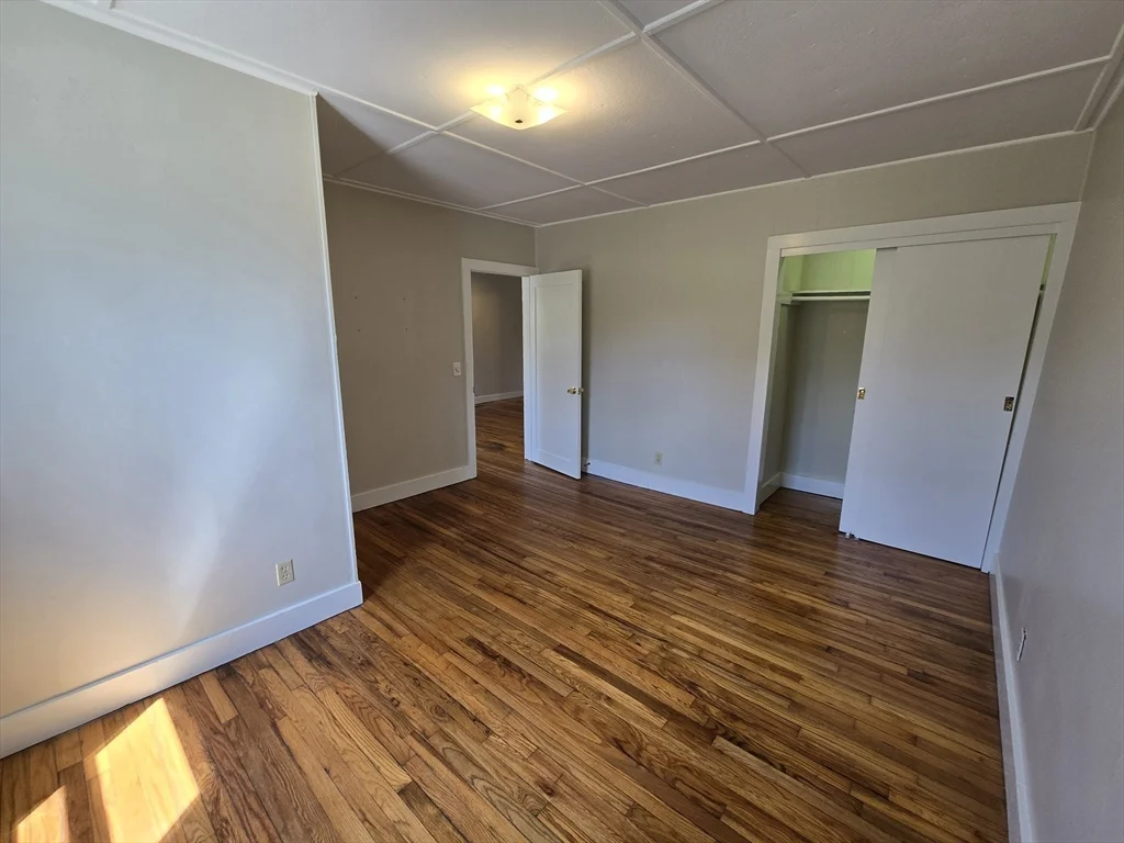 15 Main St, Haydenville