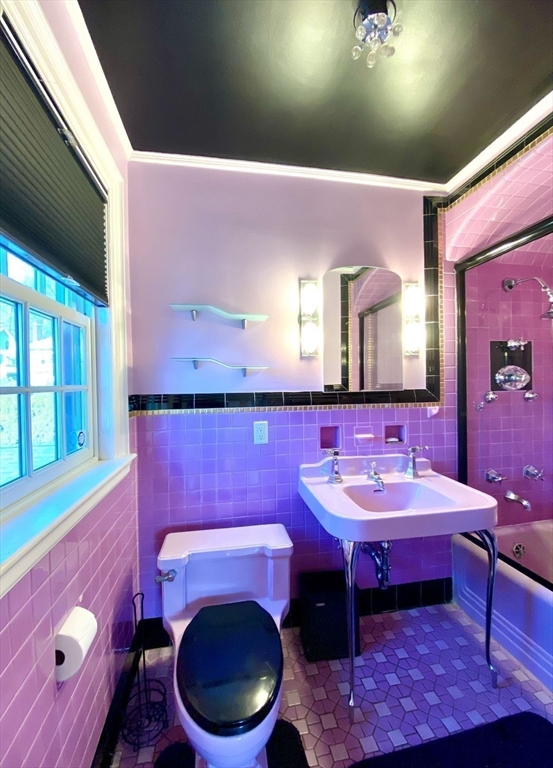 2 Arden Rd, Watertown