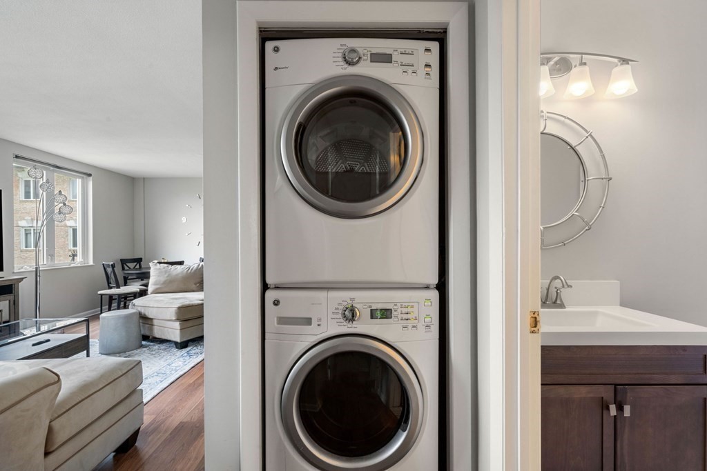 100 Marina Dr, Quincy