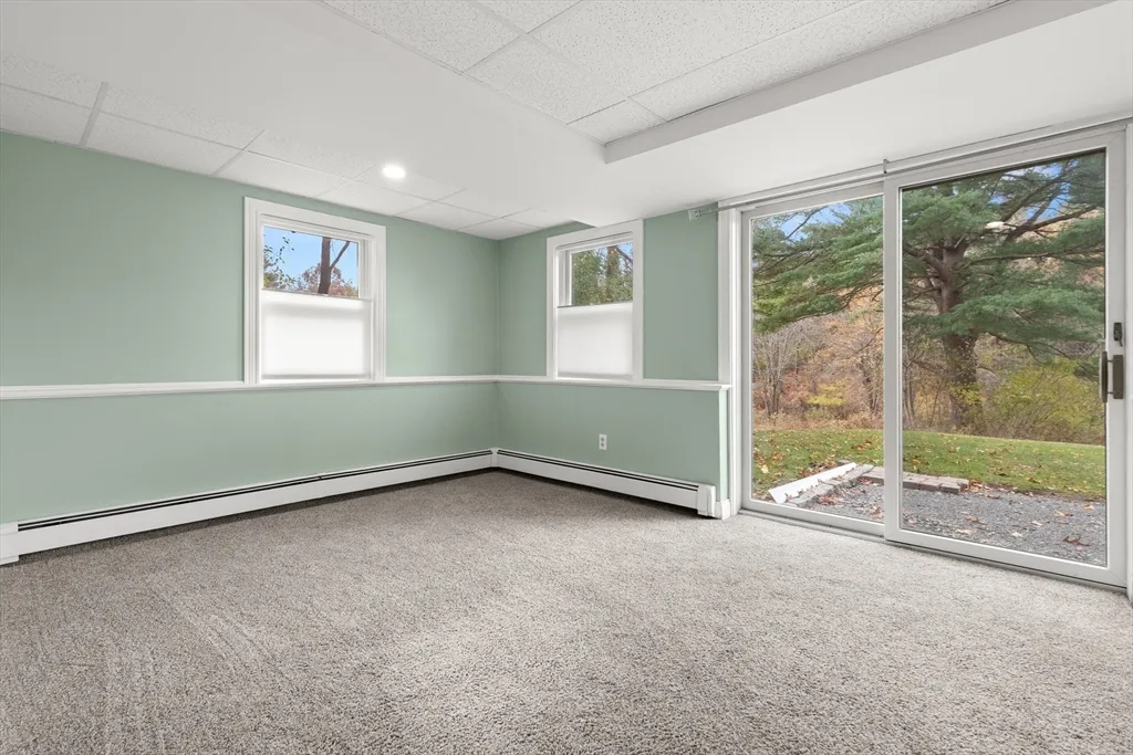 10 Deer Hill Farm Rd, Essex