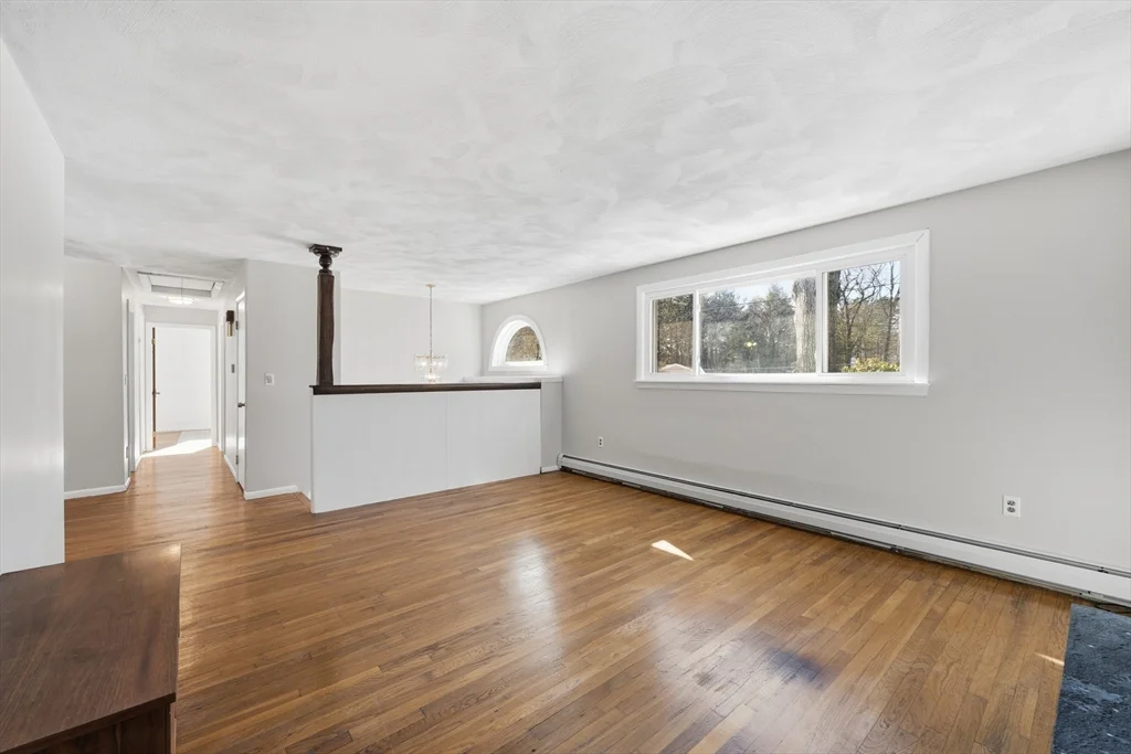 43 Little John Dr, Billerica